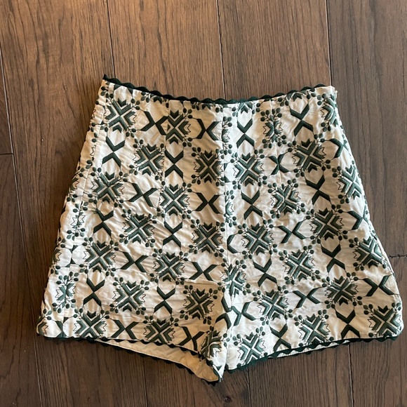 Zara Pants - Zara High Waist Women’s Embroidered Ivory and Green Shorts Sz XS NWT